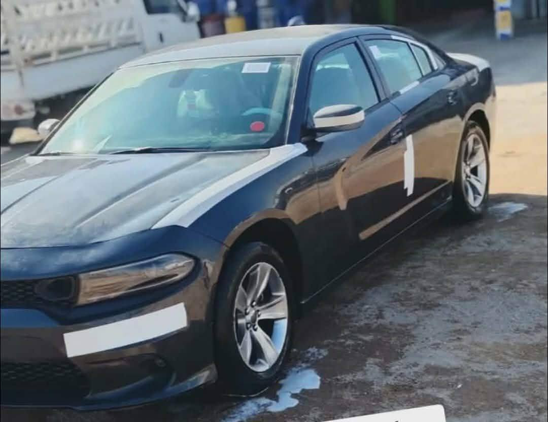 السلام عليكم جارجر موديل 2016 امريكي رقم بغداد باسمي مكينه 6 سلندر 3600 حادث جاملغ وبنيد ونص جاملغ خلفي كلير بدون دواخل وبدون ارباك كفاله مكينه وكير وحداديه
المواصفات  sxt
- شاشه كبيره 
- كامره 
- كشنات مخمل 
- تحكمات ستيرن
- مانع انزلاق 
- ويل 18 + تخم تاير جديد 
- منظومه زنون اصليه 
للاستفسار الاتصال بالرقم او مراسله واتساب سونار موجود 
مكان السياره بابل مركز المدينه شارع 60
مكلف بالنشر 
***********
