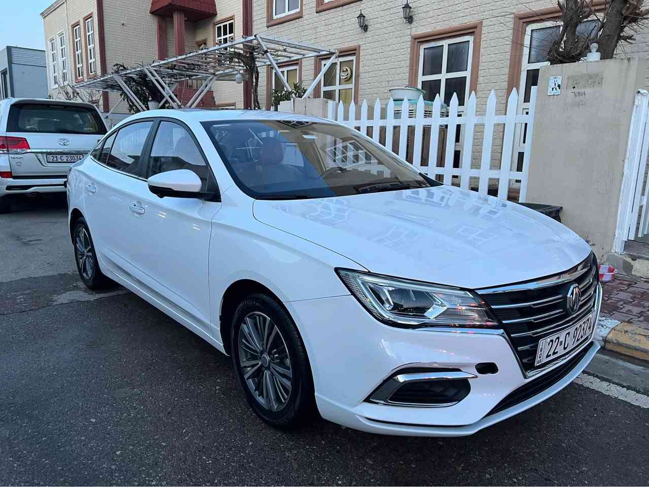 السلام عليكم سيارة MG5 لكجري موديل 2024 كفاله عامه بدون صبغ بدون بارد
سيارة بعده بضمان الشركة سيرفس كامل 
ماشية KM22 
فول مواصفات خمس كامرات 
مقاعد جلد
كشن كهرباء
ويل كروم 
فتحة سقف
 • مصابيح أمامية وخلفية LED
 • أنوار نهارية LED
 • مرايا جانبية كهربائية شفط   
 • حساسات أمامية وخلفية للوقوف  
 • شاشة لمس للوسائط
 • Apple CarPlay و Android Auto
 • بلوتوث + USB + AUX
 • تحكم بالمقود
 • تشغيل السيارة بالزر 
 • مكيف هواء أوتوماتيك 
للاتصال *********** 
مكان سيارة سليمانية السليمانية, العراق
