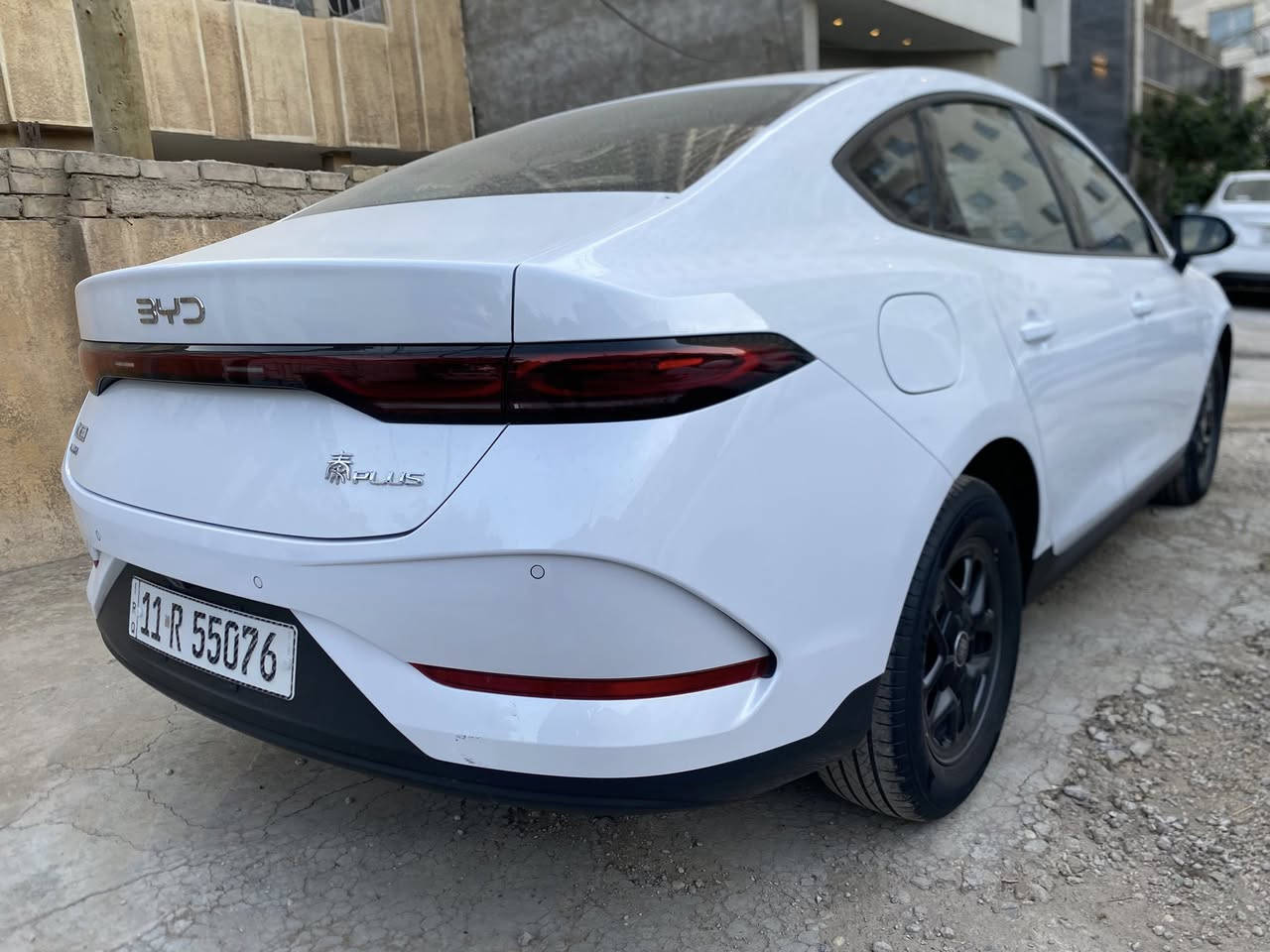 السلام عليكم BYD  بغداد بآسمي ماشي الف  داخل ابيض  موديل 2025 كفاله عااامه مواصفات المعروفه للسياره 
السعر ١٨٥٠٠ 
العنوان الاعظميه 
للاتصال ***********
