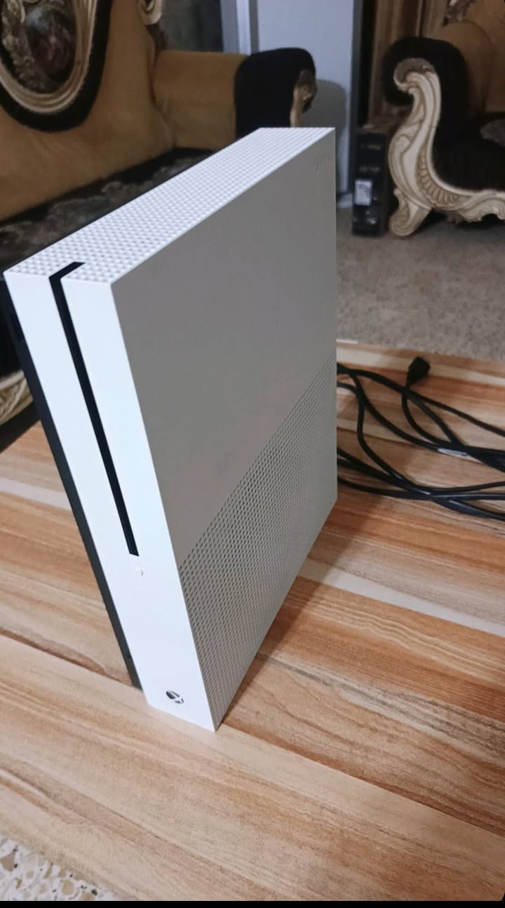 السلام عليكم
Xbox One اكسبوكس وان 
الهارد ٥٠٠
يدة وحدة الاصلية 
السعر ١٨٠وبي مجال 
الرقم ***********
العنوان بغداد الدورة
