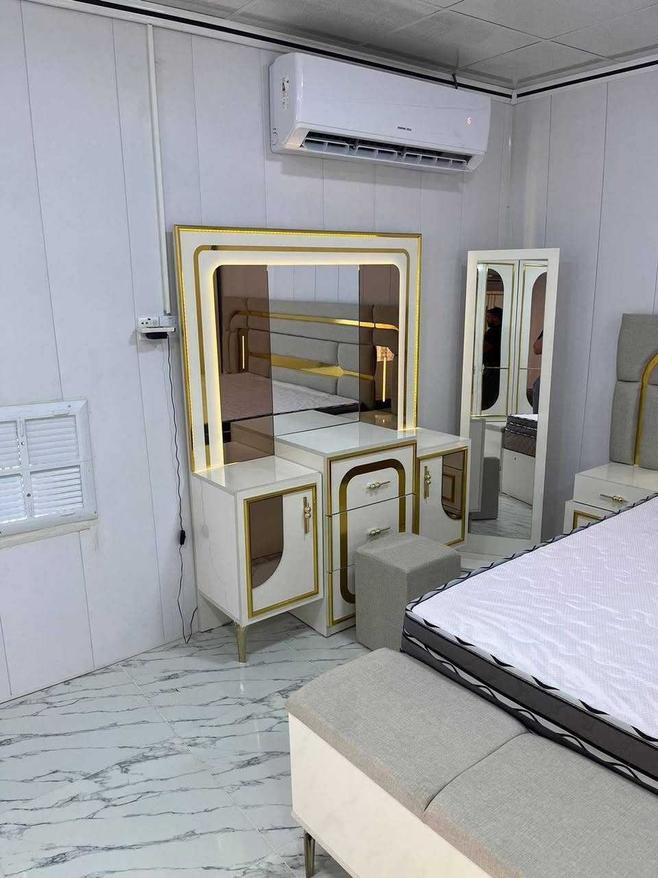 من داخل بيت الزبون
معرض وموبليات اميد


**إذا كنت صاحب هذا الإعلان وتريد حذفه لأي سبب، رجاءا أرسل رسالة إلى الدعم الفني**