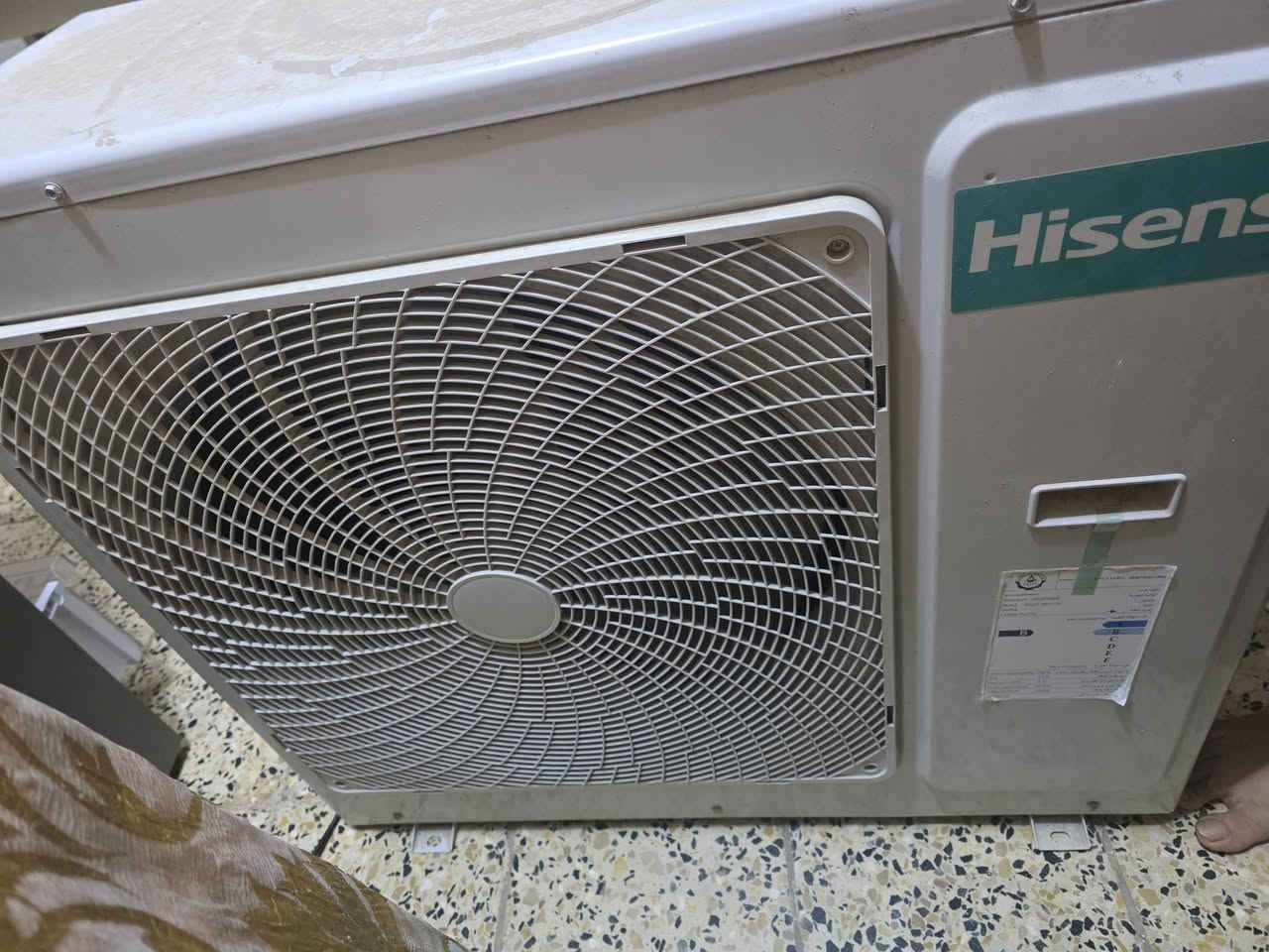 سبلت هايسنس كنتوري ، ثلاثة  ٣ طن   تدفئة وتبريد  ، نضيف جدا استعمال موسم واحد تبريدة يخبل 
السعر مليون و 100 
السبلت جديد و داابيعة لان شلت من شقة 
العنوان بغداد / ابو غريب_ الحصوة 
***********
