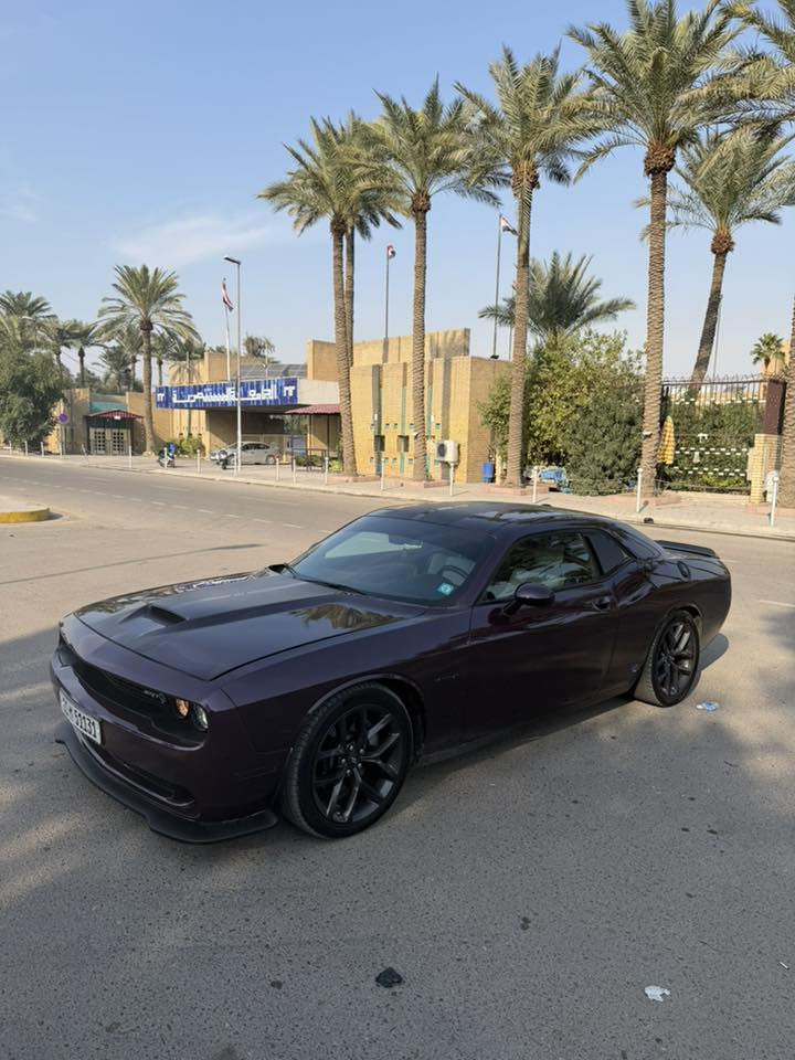 السلام عليكم
جالنجر  ار تي 2022 RT - Dodge Challenger, 2022
دخول جديد سنوية جديدة باسمي ترقيم جديد
• لون سماكي او بنفسجي
• المحرك هيمي : 5.7 لتر HEMI V8 
• القوة: 392 حصان
سيارة قطعه وحده صبغ
ماشيه 35 الف زيرو مماشيه بل عراق تقريبا
السياره عليهه دبات سود وعليهه وسطيات slp مشتغلهه يم علي الوادي من طول لطول 
 صوتهه رعب  

كشنات جلد
حساسات خلفية كاميره دوارة
السيارة عليها   منظومة زينون + عدسات نهار بليل 
وعليها ولف حماوة رياضي 85C  من شنايزر
شوته هوائية مفتوحة 
برمجة وتحديث اون لاين يم مصطفى ايكل  
السيارة ناعمه وحلوه وما بيها اي نقص
مكاني بغداد شارع فلسطين 
رقمي ***********
السعر 21500 وبيه مجال لشراي
الماعنده يجي ياخذه بلاش ويروح والله جوه نعالكم

ممتواجد عل  فيس فقط عل رقم•💜💜💜
