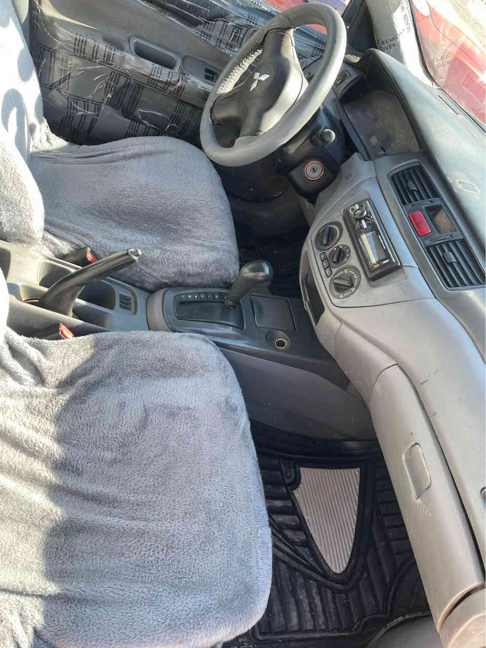 لانسەر ٢٠٠٧ گێڕ تۆماتیک مەکینە گەورە 
گێڕ و مەکینەی بەشەرت تەحویل و غرامەی بەشەرت 
سەیارەکە عام بۆیاخە 
٧ وەرەقە غەرامەی لەسەرە دوایی مەعمەلە
 وەری دەگریتەوە 
سعری ٥٧ گەڵا و مەجال 
***********
هەولێر أربيل, العراق
