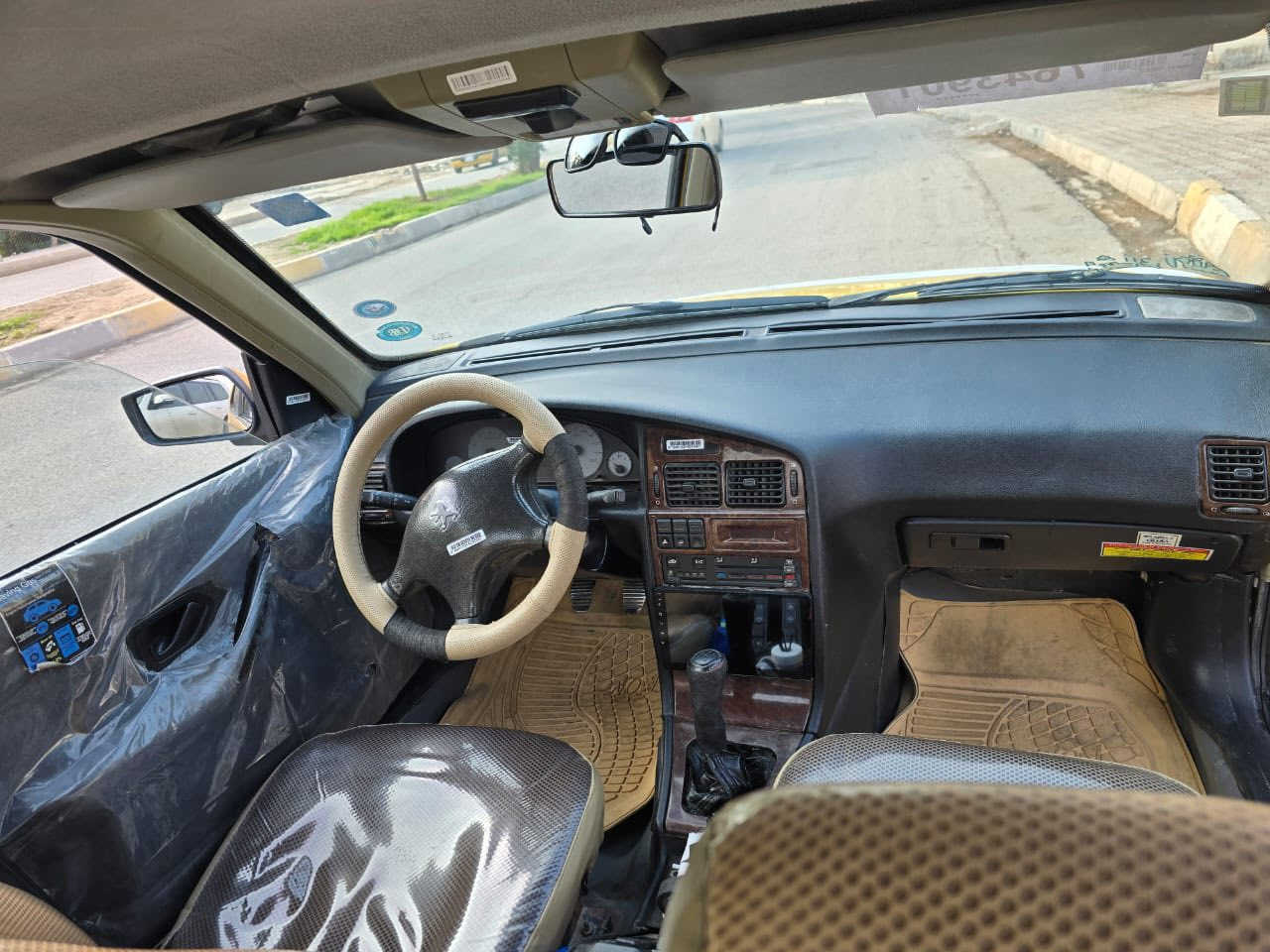 بيجو بارس ٢٠١٦كير ومحرك بلاد حجم محركها ١٨سياره احلى من صوره وضربتها بارد بل جاملغ للخلفي لسكن حداديه صدر جديد جاهزه سياره شغل واطلع وسعرها ٤٢وبيهامجال حك الجيه مكانها ديالى خانقين اي استفسار على رقم ***********
