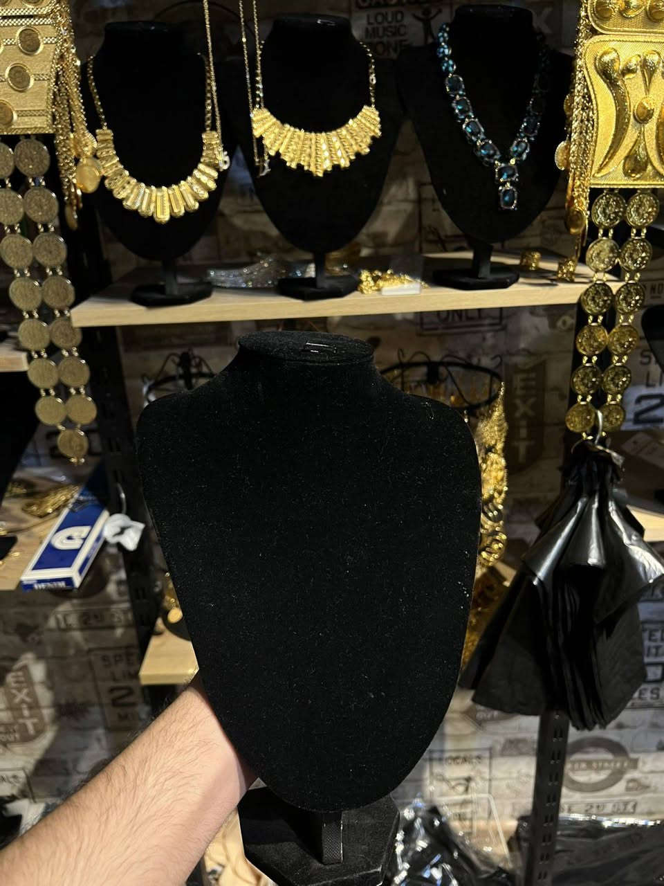 سڵاو هاوریان 33 دانە هەی کەلی لەوەم هەیە کێ بی هەوێ دانەی 5 هەزار بۆ حیساب ئەکەم بەس هەموی پێکەوە ئەگەرناجوملەی زۆر زیاتر ئەکەوێ


**إذا كنت صاحب هذا الإعلان وتريد حذفه لأي سبب، رجاءا أرسل رسالة إلى الدعم الفني**