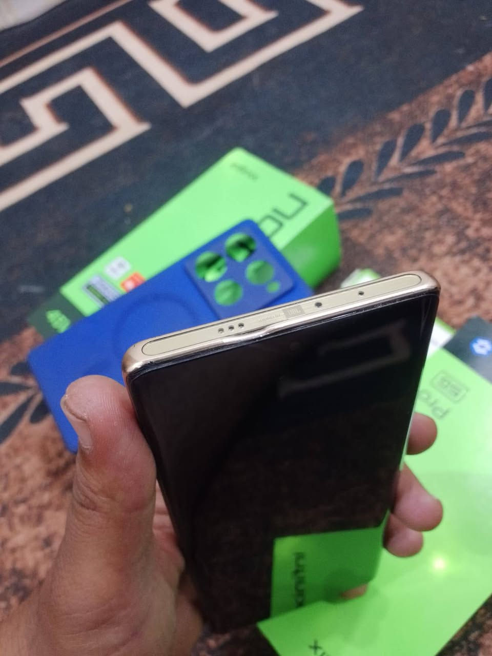 انفنكس نوت 40 برو ذاكرة 256 بلادي مامفتوح مع 
كارتونة فقط بي دحجه موضحه بصوره صغيره ما مأثره عجهاز مكفول من كلشي  سعر 230 وبي مجال قليل  مكاني النجف قرية الغدير  ***********
