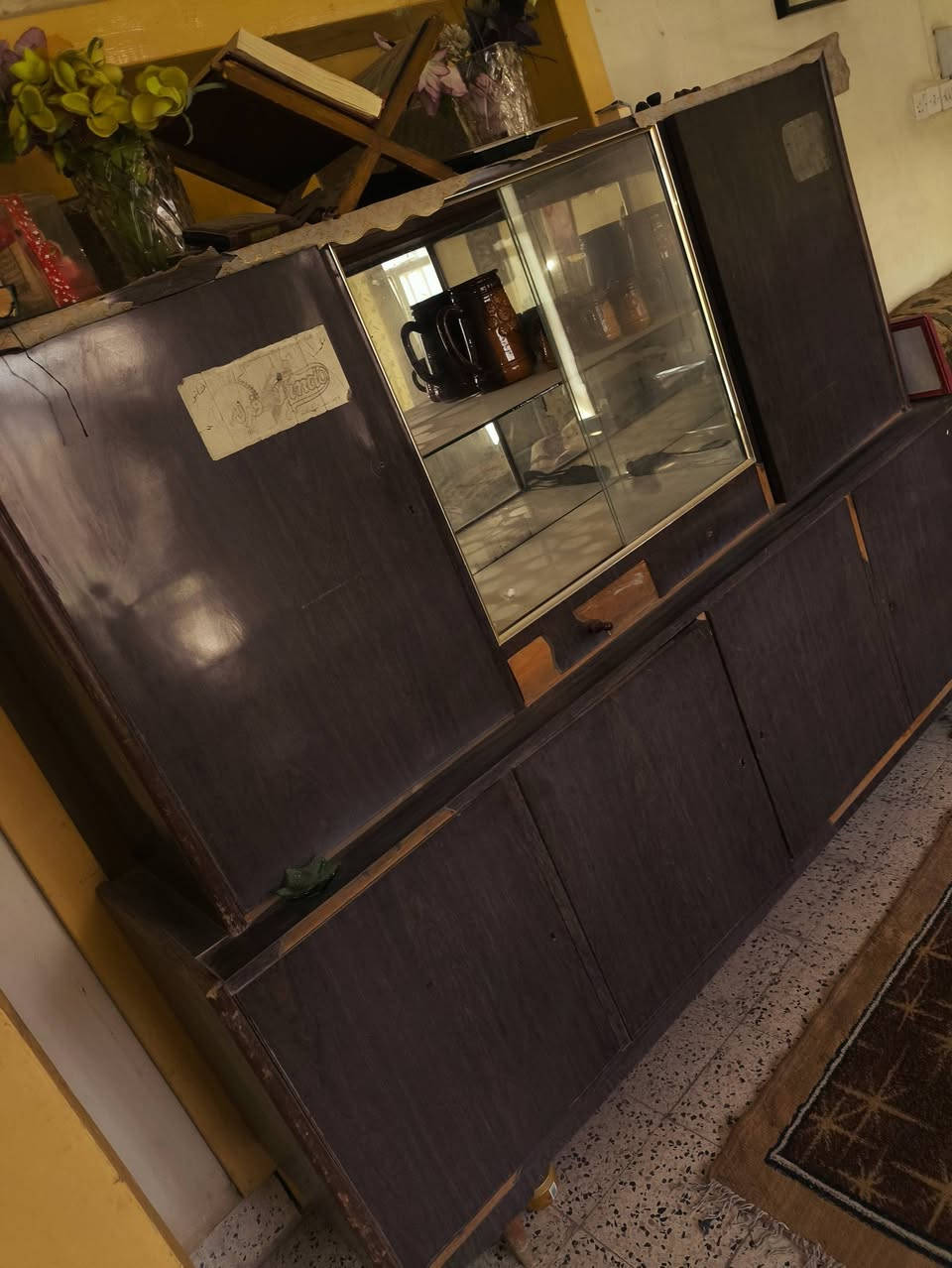 السلام عليكم احبتي 
مكلف بالنشر . أغراض منزليه نظيفة للبيع عنوان حي معلمين
للاستفسار الاتصال ***********
المواد . معرض وتخم 11 مقعد ومجمدة وميز تواليت مراية وغسالة اطفال صغيرة. جميع المواد نظيفات
