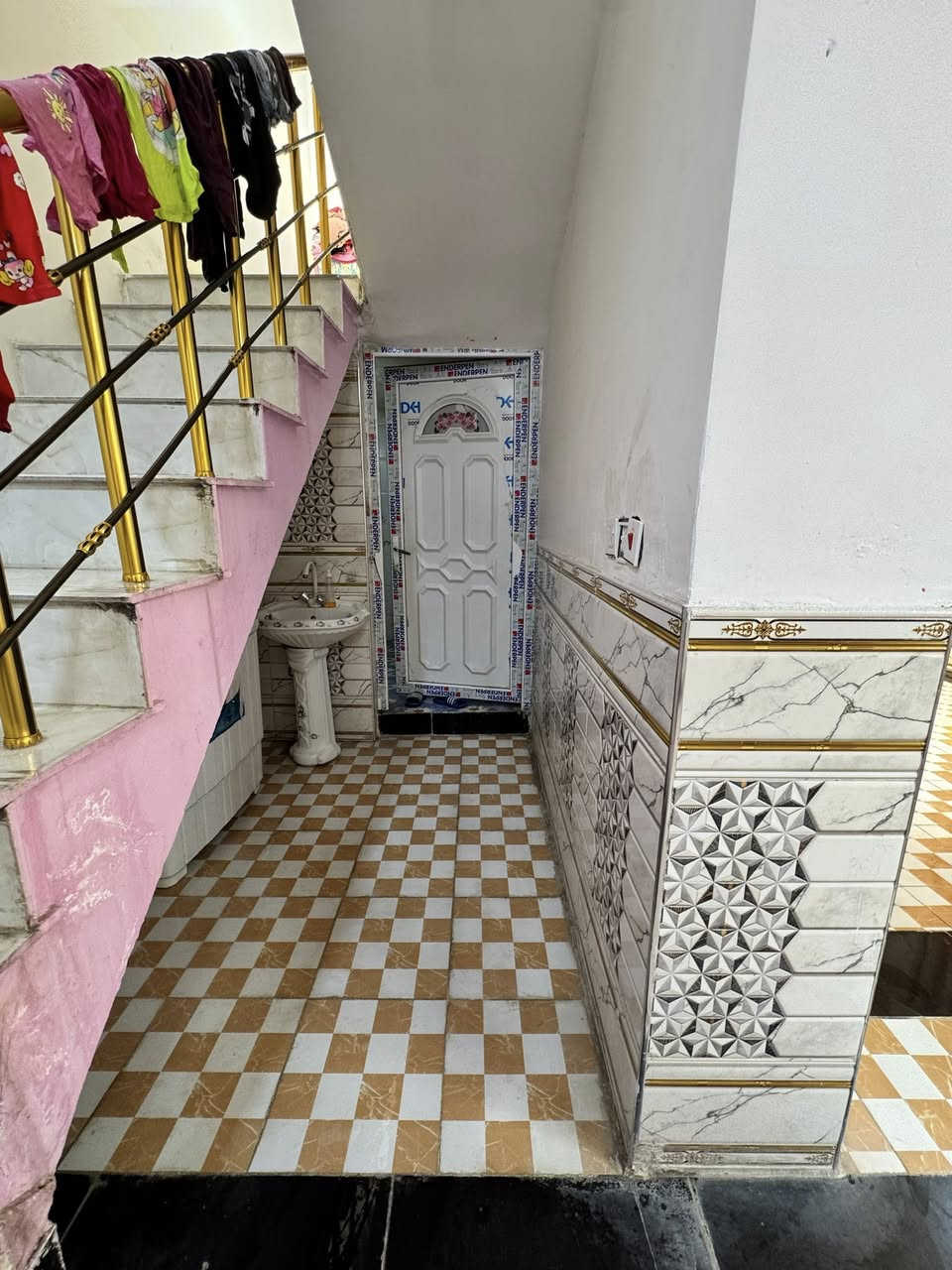 🏠 بيت للبيع
📐 المساحة: 75 م
💰 السعر: 58 مليون فقط
📍 نادرة الأولى قرب مجمع المدارس
🏗 بناء جديد
📏 الواجهة: 10 م
📏 النزال: 7.5 م
🏡 يحتوي على:
🛋 استقبال
🍳 مطبخ
🛏 غرفة نوم
🚪 كليدور
🚿 مجمع صحيات
📞 للاستفسار:
علي عذاب
***********
🏢 مكتب الشمري للعقار
📍 نادرة الثانية – الشارع الخدمي مقابل سكلة صدام
📢 تابعونا على قنوات التليجرام لمزيد من العروض  https://t.me/aliathabb.
