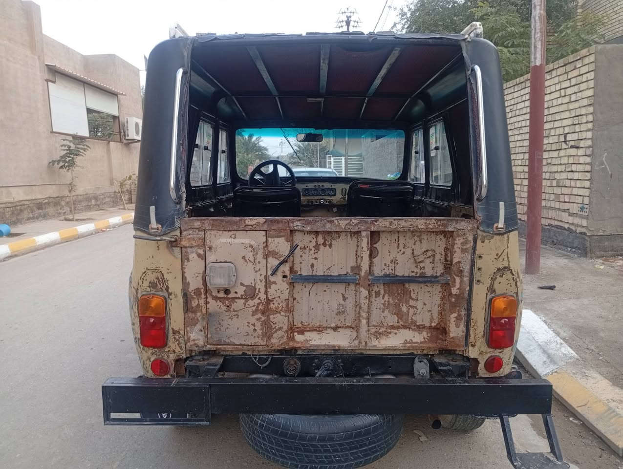 السلام عليكم
اخوان هاي واز للبيع 

الموديل 88 

السعر 5 ملايين 

الستفسار علة هاذة 
الرقم ***********
