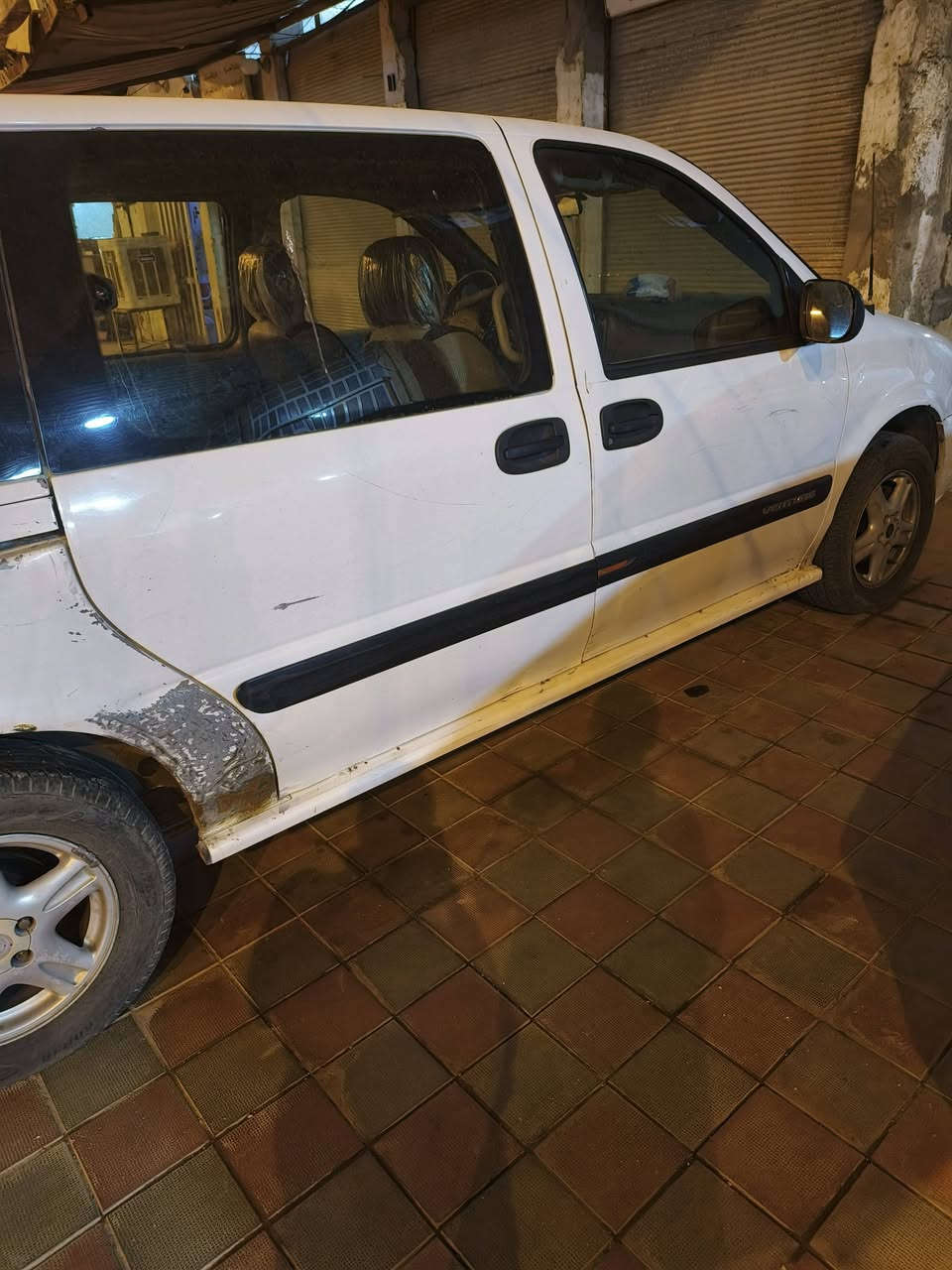 السلام عليكم ورحمة الله وبركاته 
شوفرليت فنجر موديل 2002 رقم الانبار انكليزي 7 راكب  كير ومحرك شرط  صدر نص عمر مابيها اي ضربه ولا صبغ السياره بلاد تخم تاير  كير تعليك  ب53 ورقة نقص شباك امامي 
***********
