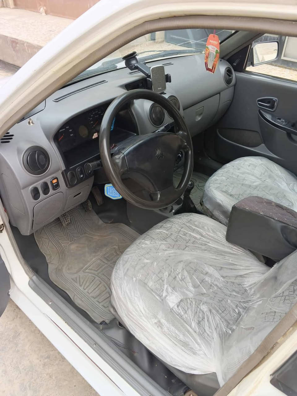 السلام عليكم للبيع سايبا مكينة وكير جدد طخم جديد طخم تايرات جدد بيه. جاملغ خلفي صبغ تبريد ثلج سيارة جاهزة شرط تحويل السعر ٤٣ وبيها مجال
***********
