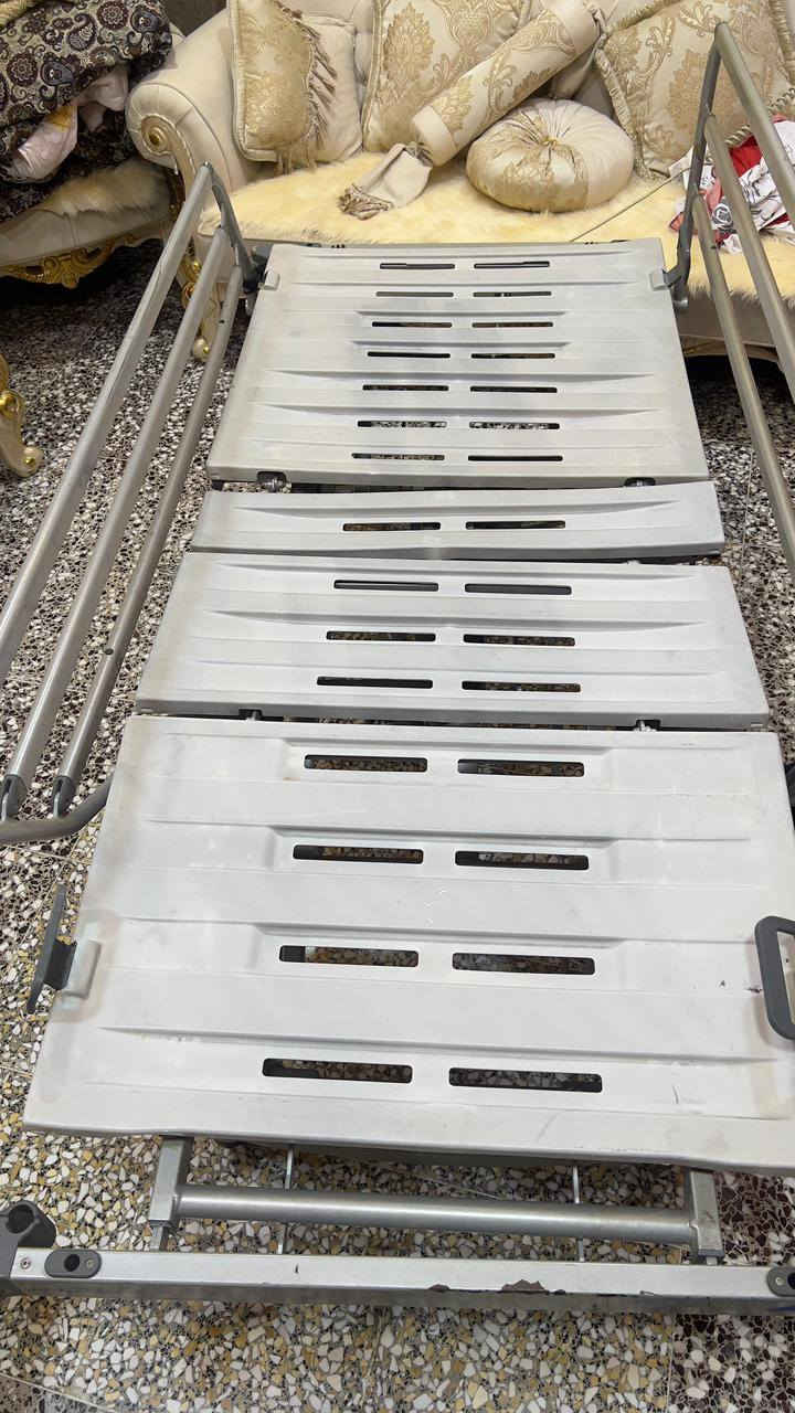 سرير كهرباءي اصلي خمس حركات... وكرسي كهرباءي باتري جديد وينشال بالسياره ويصير يدوي امرتب للبيع موصل


**إذا كنت صاحب هذا الإعلان وتريد حذفه لأي سبب، رجاءا أرسل رسالة إلى الدعم الفني**