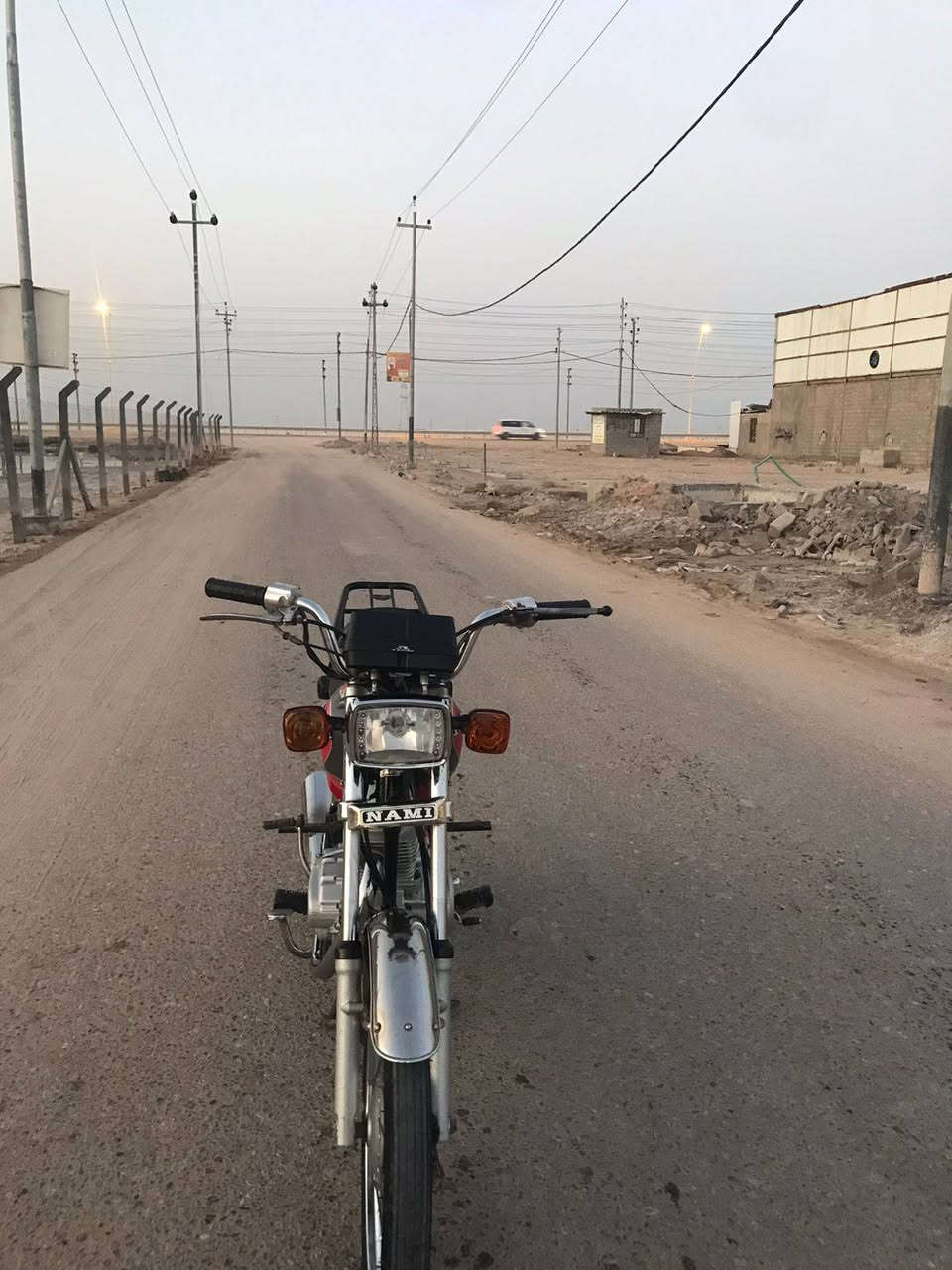السلام عليكم 
اخوان تعميره فقط غراض للبيع بدون شاصي الغراض كله نامه اصلي ما عده المكينه برفاز وبيه خيط تبخير السعر 350وبيه مجال مكاني تنومه صالحيه التواصل واتساب بس ***********
