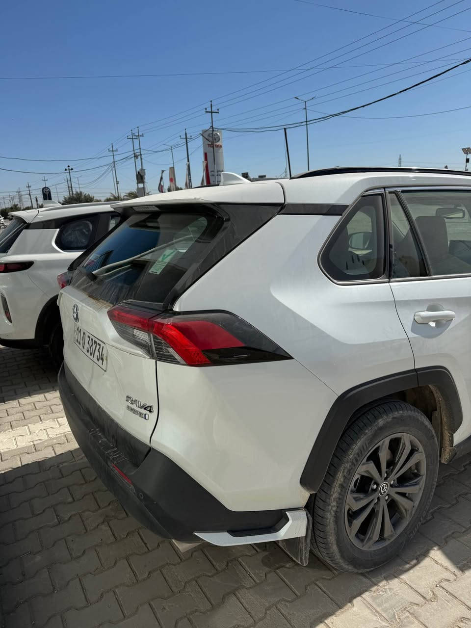 راف فور هايبرد فتحة فول 
رقم بغداد دولي السيارة بدون اي ملاحظة و بحالت  الوكالة 
السيارة عليها ضمان تويوتا العراق كير ومحرك وكهربائيات ٣ سنوات و هايبرد ٨ سنوات بالإضافة للصيانات المجانية سنتين زيت وفلتر
السعر ٤٠ مليون مكان السيارة النجف الاشرف 
للاستفسار الاتصال على الرقم 
*********** عين التمور, كربلاء
