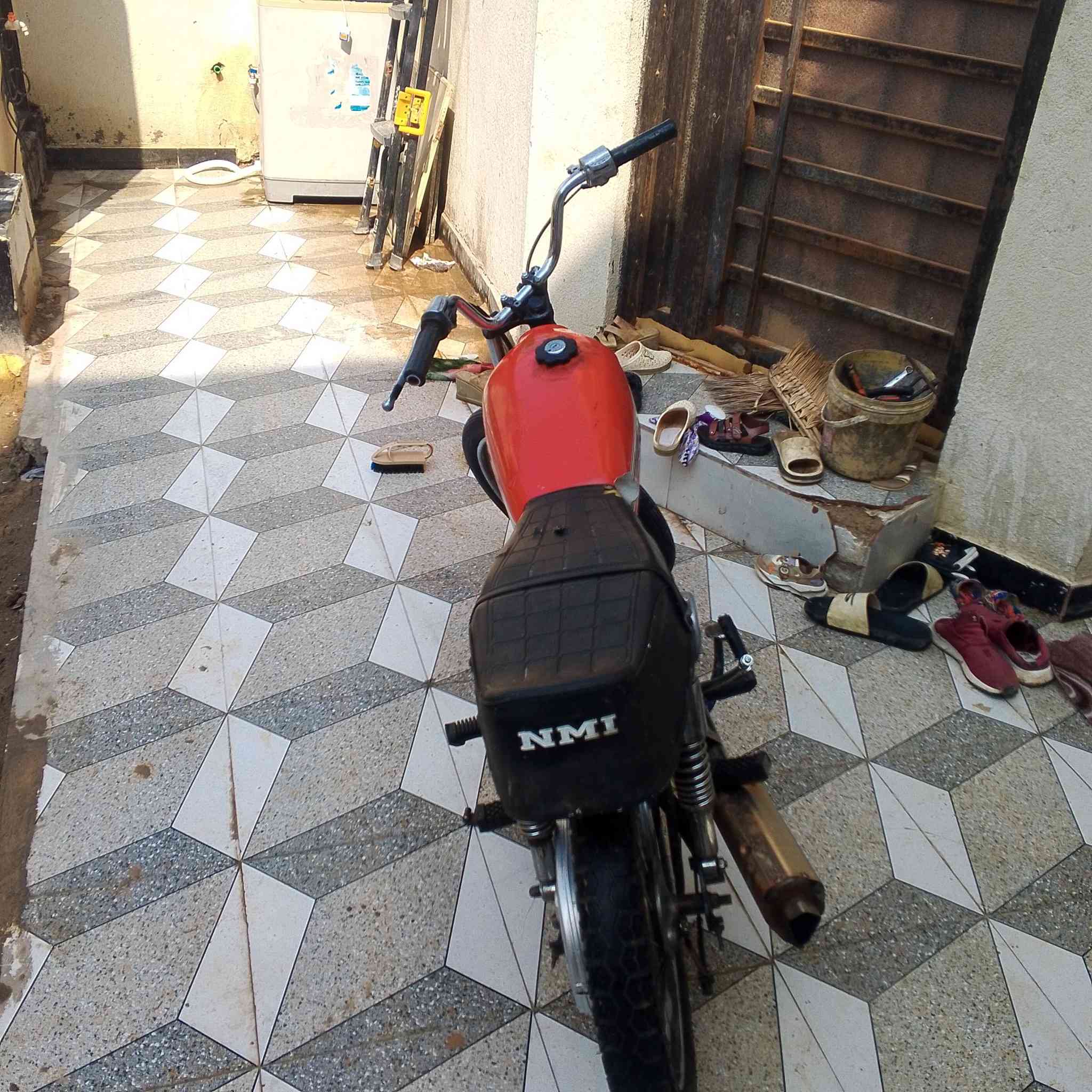 سلام عليكم يراني البيع دوات مكينة مفتوحة مبدل بيهة بس ولفات فقط درجة حلوا مكينة ناعمة كزوز ريضي درجة حلوا شلعا ومعدل شرط طيك لا تبخير ولا تنقيص سعرها 425وبيهة مجل مكني جزيرة فيروزية وهاذة رقمي ***********
