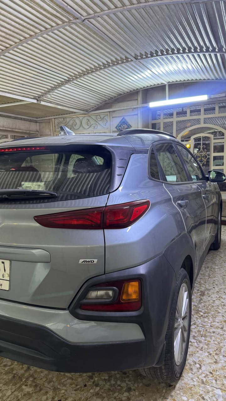 السلام عليكم 
كونا SEL PLUS 2021  
السيارة جديدة ماشية 6000 ميل حقيقي شرط فحص
شاشة اصلية
بصمة 
فتحة سقف
رادار 
تحديد مسار 
تدفئة كشنات 
كشنات مخمل 
دفع رباعي 
محرك 2000 دوش 

السعر 167 وبيها مجال للشراي
ملاحظة ‼️السيارة زيرو ونضيفه بشكل مو طبيعي بالنسبة لموديلها وتكدر تشوفها 

📍بغداد اليرموك 
***********
