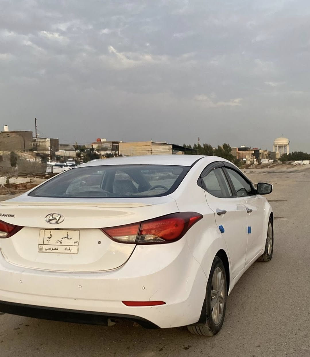 السلام عليكم هونداي النترا خليجي موديل ( 2016 ) فول مواصفات واحد 1️⃣ على واحد 1️⃣ عدا البصمه  محرك 1800 شرط مامفتوح ماشيه السياره بيها نص چاملغ الخلفي صبغ لحد قبغ البانزين  والباب الخلفي الايسر  وصبغ الدوسه الجهى اليسره فقط مع بارد بالجاملغ الخلفي الايمن شي بسيط سياره جديده جدا مواصفات فتحه سقف فول تحكم ويل كب حساس خلفي شاشه كامره لايت حاجب تبريد قطعتين اشاره بالمري مرايات شفط بلاجكتور مكاني  بغداد / المحمودية - السيدية  للاتصال (*********** )
السعر المطلوب (123)$ بيها مجال
