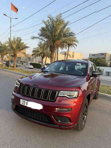 سلام عليكم 📍🪬
جيب كراند شيروكي فئة ال  S اس ( خـليـجـي ) 
‏‎موديل 2021 فول مواصفات وكالة هارلم ام ضمان 
المحرك : V6.  3.6L ‎  
رقم اربيل الجديد بسمي تحويل ثاني يوم  ؟
سياره مكفوله من الصبغ و التبديل و البارد 
سياره جديده جدا ارضيات الشركه 
سياره جديده استخدم شخصي و قليل 
‏‎ السيارة وكالة هارلم 
لون ماروني سياره جديده بمعنى الكلمه 
‏‎* المواصفات :
‏‎*رادار جانبي 
‏‎* نقطة عمياء .
‏‎*داخل جلد 
‏‎* دفع رباعي 4x4 . 
‏‎* فرش المقاعد من الجلد . 
‏‎*صفي المقاعد الأمامية كهربائية .
‏‎* ذاكرة لحفظ وضعيات الجلوس . 
‏‎* صفي المقاعد الأمامية مع تدفئة . 
‏‎* صف المقاعد الخلفية مع تدفئة . 
‏‎* ويل قياس 20 انج .
‏‎* مقود السائق كهربائي . 
‏‎* تدفئة ستيرن . 
‏‎* سقف بانوراما .
‏‎* شاشه كبيرة 8.4 انج .
‏‎* نظام الملاحة (GPS) . 
‏‎* نظام خاص للطرق الوعرة . 
‏‎* مصابيح امامية زنون . 
‏‎* المصابيح الأمامية مع LED لايت . 
‏‎* كشافات ضباب بروجكتر زنون . 
‏‎* تشغيل عن بعد .
‏‎* صندوق كهربائي .
‏‎*  حساسات أمامية . 
‏‎*  حساسات خلفية .
‏‎* كاميرا خلفية .
‏‎* بخاخ ماء لتنظيف المصابيح الامامية .
‏‎* مرايا بخاصية التعتيم الذاتي . 
‏‎* مرايا جانبية قابلة للطي . 
‏‎* بلوتوث تلفون . 
‏‎* محدد سرعة . 
‏‎* نظام تشغيل واطفاء اوتماتيكي للمحرك للتوفير من صرف الوقود . ( Auto Start System ) .
‏‎* نظام بريك اوتماتيكي ( Auto Break System ) .
السعر 365 ورقه 💲 و بيهه مجال 
و ماكو بهيج سعر شوف السوك 
‏‎للاستفسار اكثر  *********** 
مكاني بغداد 
بيع او مراوس حسب قناعه
