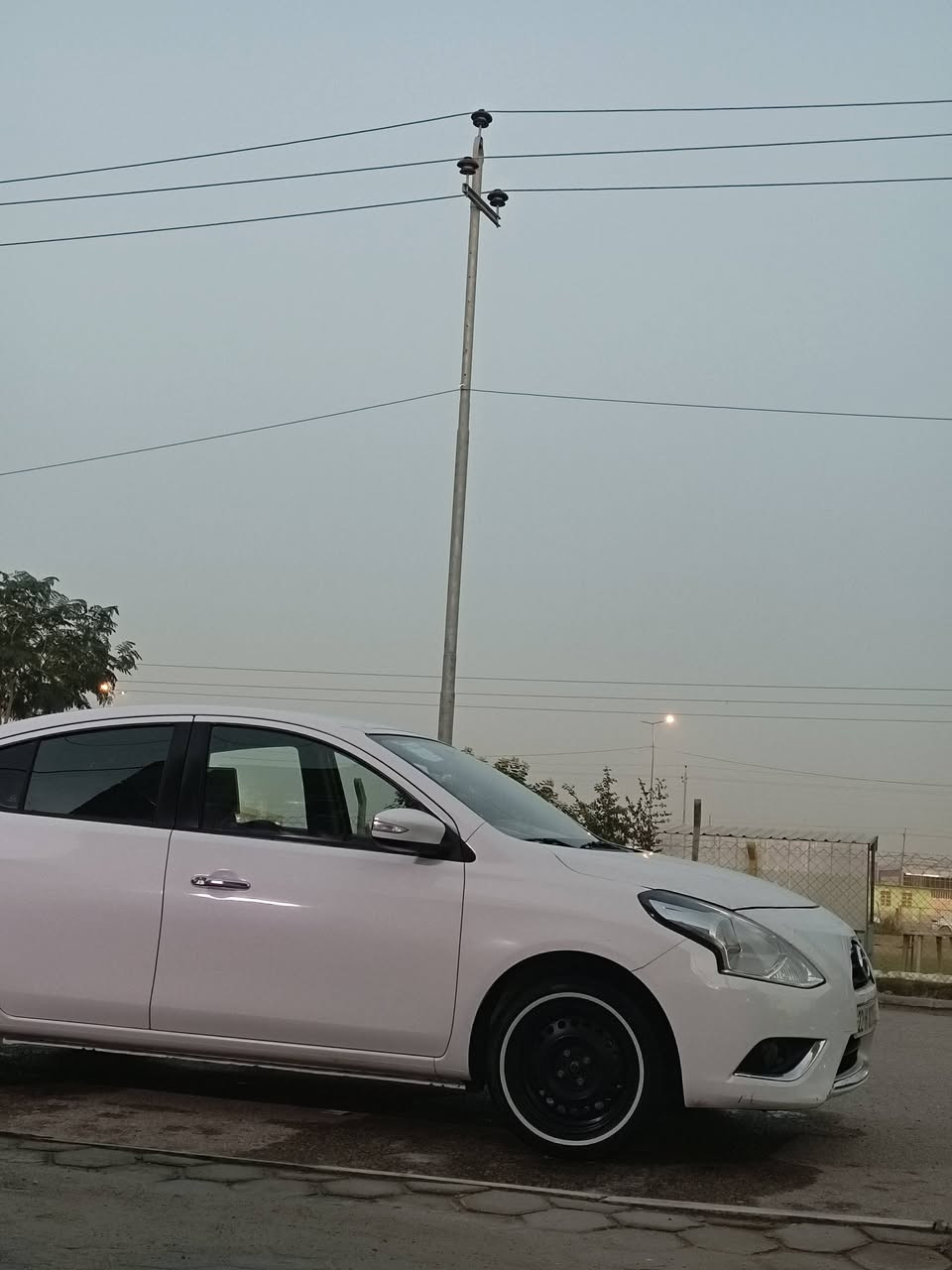 سلام عليكم نيسان صني مديل 2024سياره مكفوله عده جاملغ السايق امبدل وشبرين بل بنيد بارد فقط باقي السياره كفاله رقم اريبل نكليزي مكان السياره نجف حي النداء سعر 110 بيها مجال قليل جداً رقم الهاتف ***********
