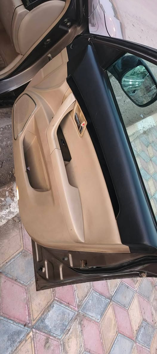 السلام عليكم للبيع
سيارة امكراند 
 c8الحجم الكبير 
محرك متسيوبيشي 
بلادي2500 
لا تبخير ولا تنقيص 
كير مكفول 
السيارة بيها بارد مكانين 
وصبغ 3قطع اثر جراد بس
سلايت جام طكتين 
اربع جامات اوتو
مقاعد جلد 
بردة خلفية بلادية
تحكم بلمري
كامرة خلفية 
شاشه حساس خلفي
تبريد ثلج قطعتين 
كير ومحرك وين ماتريد تراي روح 
تبريد شغال تدفئه شغاله
تايرات جديدة 
رقم انكليزي جديد 
سنوية لحد 2028
السياره شرط تحويل 
المكان بغداد التاجي 
السعر 69 وبيها مجال
الهاتف ***********
