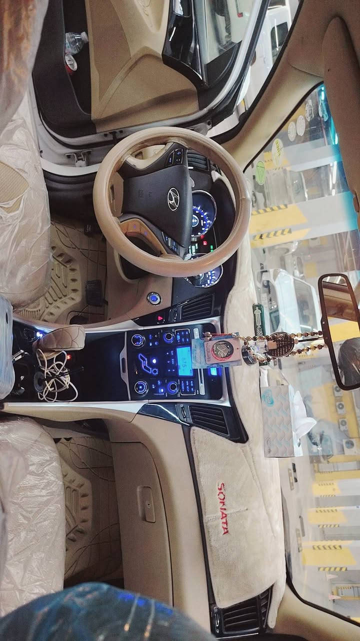 سلام عليكم ....تحياتي للجميع
هيونداي سوناتا..خليجي 2011
                                             Hyundai..Sonata2011 
لون ابيض
.محرك 2400( محرك كبير المرغوب)
سقف اسود بانوراما
بصمة تشغيل + بصة دخول ابواب
تحكم ستيرن جهتين
كروس مثبت سرعة
حساس خلفي  
كير أتو +سپورت عادي
ويل كروم حجم 17
اشاير مري جانبي
مري جانبي شفط
سياره ماشيه 140حقيقي  كفاله عامه من الدعاميه للدعاميه شركه ..كير محرك شرط الفحص ..تايرات صدر كل جديد.  

السعر /      133
***********

***********
