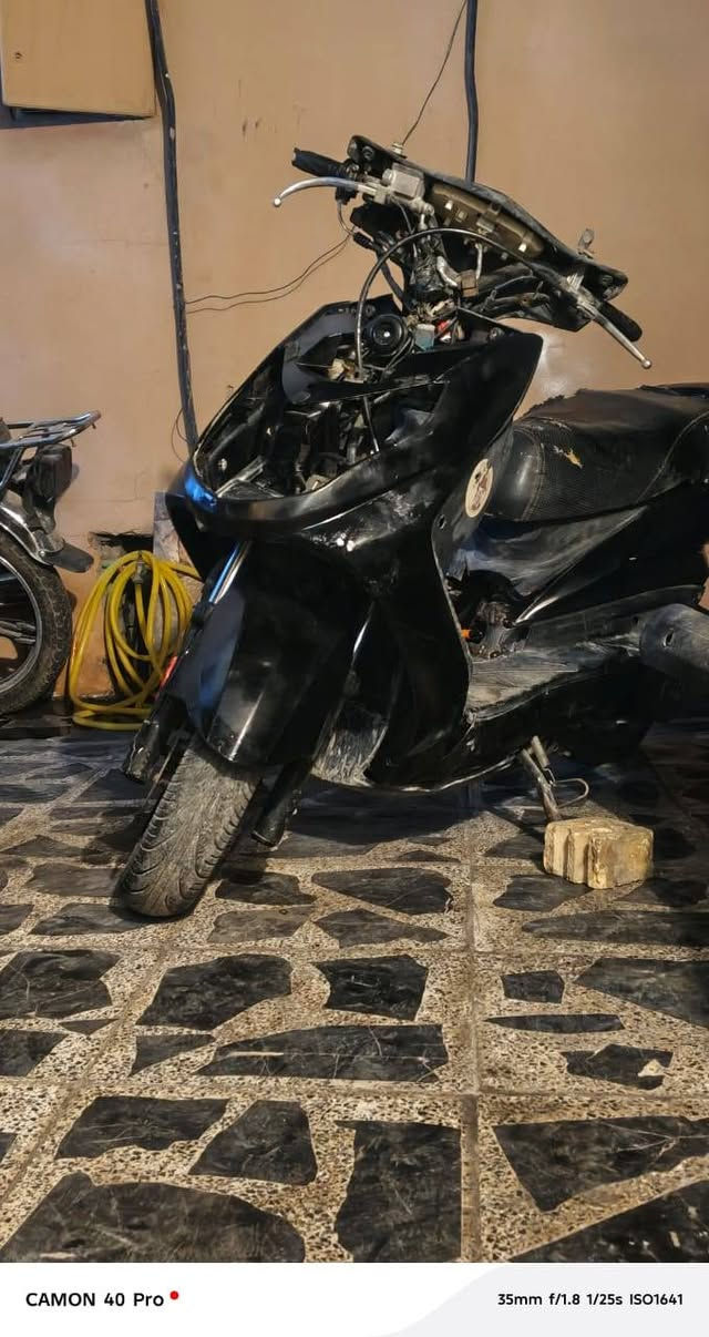 سكنس فحل للبيع 
دراجه بيه نقوصات بسيطه كلش المكينه نضيفه تخبل 58 شلعه مخيفه نعومه المكينه تخبل رونها قوي معدل 100 وفوك
دراجه قويه بشكل عل تبليط تفحط
مكفوله من سرقه و من كلشي 
سعر خاص 
مكاني عبيدي حي الرئاسه شارع 20
رقم ***********
