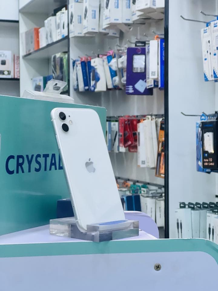 السلام عليكم
11عادي شرق اوسط مكفول 
ذاكرة 128
بطاريه 80
السعر ٢٥٠وبي مجال 
بابل المحاويل البدع الكبير 
الاتصال 
***********
