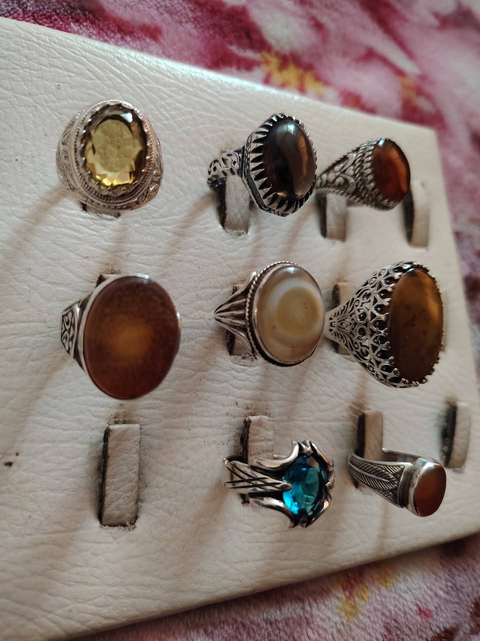 السلام عليكم فضة حلوة ٩٢٥ سعر القطعة (٣٠)وبيها مجال للطيبين يوجد توصيل لجميع المحافظات تحياتي الكم


**إذا كنت صاحب هذا الإعلان وتريد حذفه لأي سبب، رجاءا أرسل رسالة إلى الدعم الفني**