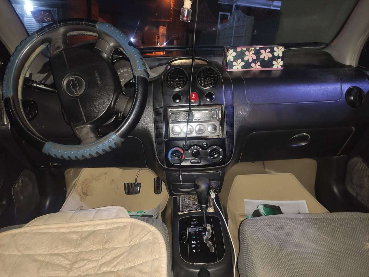 السلام عليكم 
افيو ٢٠٠٦وارد خليجي  اوتووو كير محرك خير من الله ما بيها ضربه قويه طخات بسيطه مثل ما موضح بالصور
السياره بسمي تحويل مباشر 
رقم بابل مكانه بابل 
السعر 47
للتواصل *********** واتس
