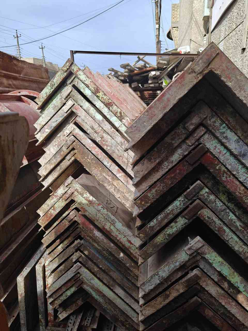 دنك 50*25 3️⃣ متر للبيع نضافه 90 بلميه  
بأسعار مناسبه
