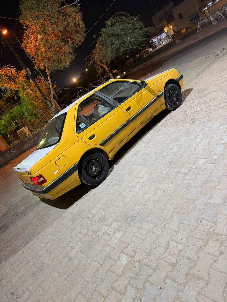 سلام عليكم 405 مديل 16 سنويه ب27 سياره كير مكينه كفاله حداديه تخم تاير كهربائيات كله كفاله بس البنيد مالها طاير  سياره جاهوه من كلشي 

عنوان سياره بصرة موفقيه 

سعر 32 

رقم *********** البصرة, العراق
