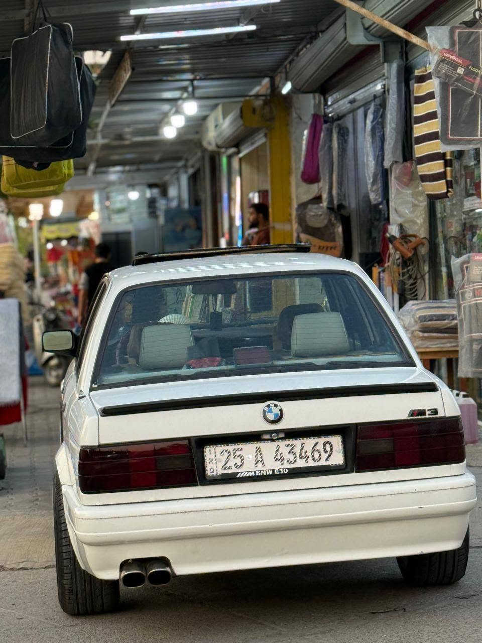 سلام عليكم BMW للبيع سيارة على وضع شركة كلشي عل بلاد  صدر جديد تايرات جديد كير محرك بشرط  كهربائيات كلة شغال موديل ١٩٨٩ تبريد ثلج بدون أي عيب حماوة نص ثابة سيارة باسمي شرط تحويل    سنوية جديد بطاقة بانزين موجود  عنوان كركوك *********** سعر ٦٠ ورقة وبي مجال كركوك, العراق
