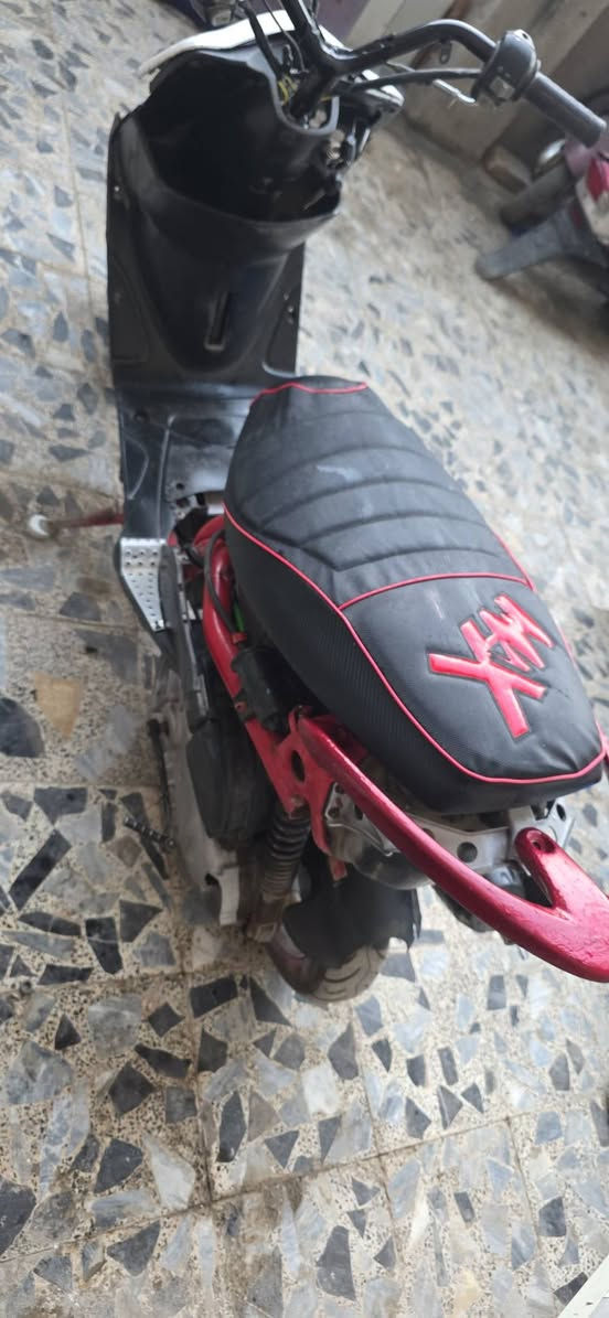 السلام عليكم حبايب ماكس عدلة بوشة 55 ابلاد اجيب الفيتر وياك  الدراجة أوراق وياة منة فيس السعر 550 قفلة مكاني ميسان مغربة  تفاصيل أكثر خاص او اتصال ***********
