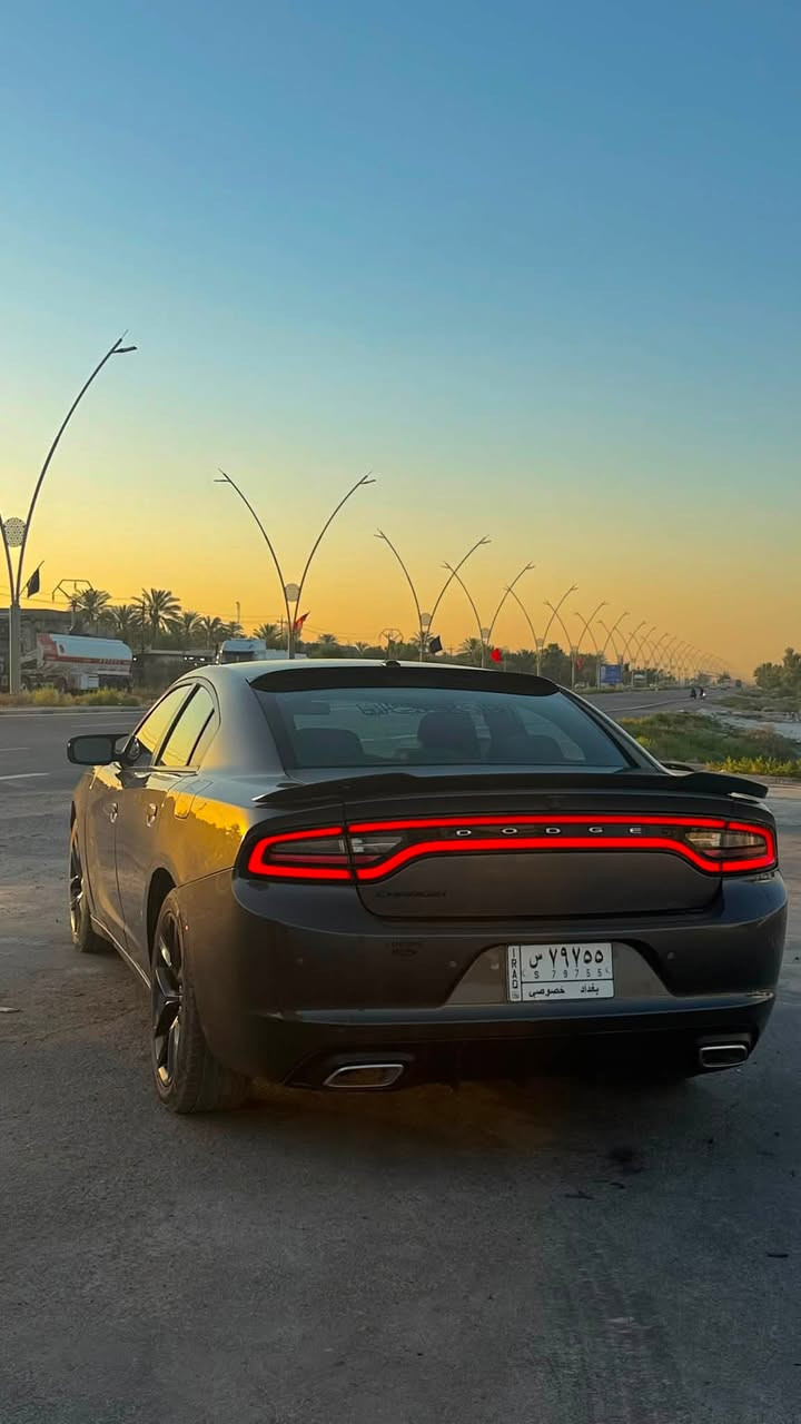 2019 تشارجر
* المحرك: 6 سلندر سعة 3.6 لتر
    * نظام الدفع: خلفي (RWD) قياسياً.
    * جنوط (ويل) مقاس 19
    * مصابيح أمامية هالوجين مع حاجب LED وكشافات ضباب.
    * دبل كزوز (مخرج عادم مزدوج).
    * بصمة للأبواب (دخول ذكي)
    * شاشة نظام Uconnect تعمل باللمس 
    * تبريد قطعتين (أمامي وخلفي).
    * مقعد سائق كهربائي بتحكم متعدد الوضعيات.
    * مقاعد مخمل قياسية (جلد في فئات SXT Plus).
    * مثبت سرعة وتحكم ستيرن (مقود) جهتين.
    * حساسات خلفية وكاميرا خلفية.
    * نظام ABS ومانع انزلاق.
    * نظام مراقبة ضغط الإطارات
    * الضرر 3 قطع امامي والباقي كفالة 
* تشغيل عن بعد (Remote Start) 
+…..
الرقم ***********
السعر 185 وبي مجال
