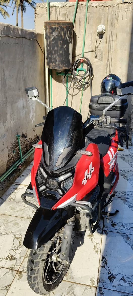 سلام عليكم / دراجه شحن اباجي 2025 / 6 بطاريات مسطره / معه خوذه و سويج وبصمه وتشغيل عن بعد السعر مليون / العنوان/بغداد جسر ديالى القديم / الرقم التواصل ***********
