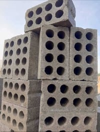 بلوك بناء • ٣٤×١٨ • للبيع