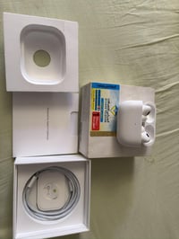 AirPods Pro 2 type c ايربود برو 2 تايبسي  نظيفه جداً  كامل ملحقات السع...