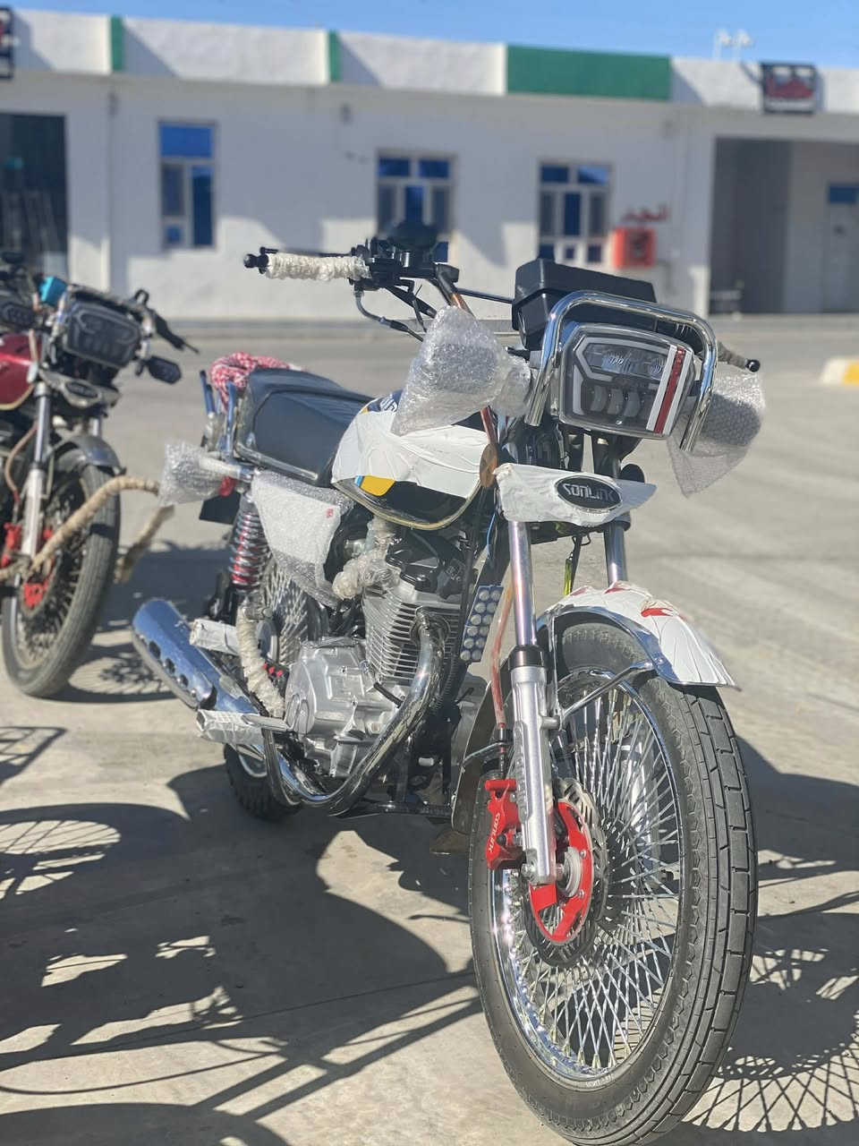 الحلوه للبيع
تايكر 25
شرط  محرك كهربايات
شرط معدل يخوف 
ماشي 5000 وشويه 
السعر 725 وبي مجال 
***********
