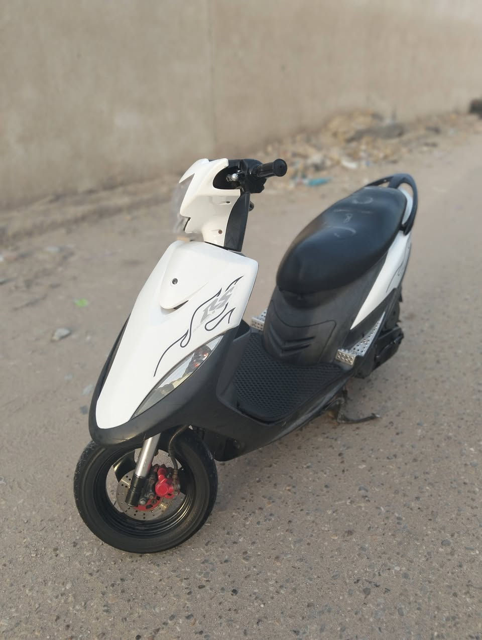 السلام عليكم ماكس عدله للبيع المكان ناصريه مركز الدراجه نضيفه شلعه ومعدل السعر 850 وبيه مجال بسيط شراي اتصل عل رقم ***********
