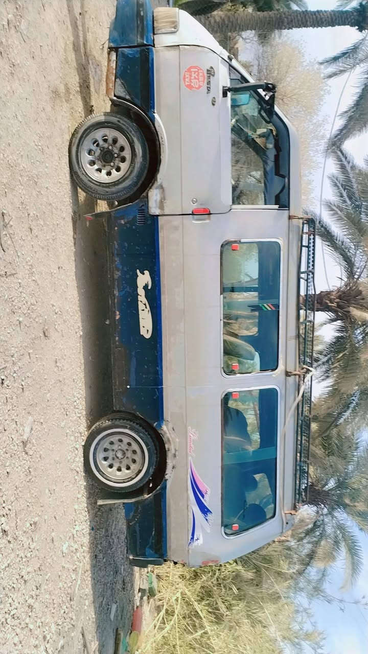 كيا بستا للبيع مكينه وكير خير من الله رقم احمر سعر 15ورقه وبيها مجال للاستفسار تواصل ع رقم ***********
