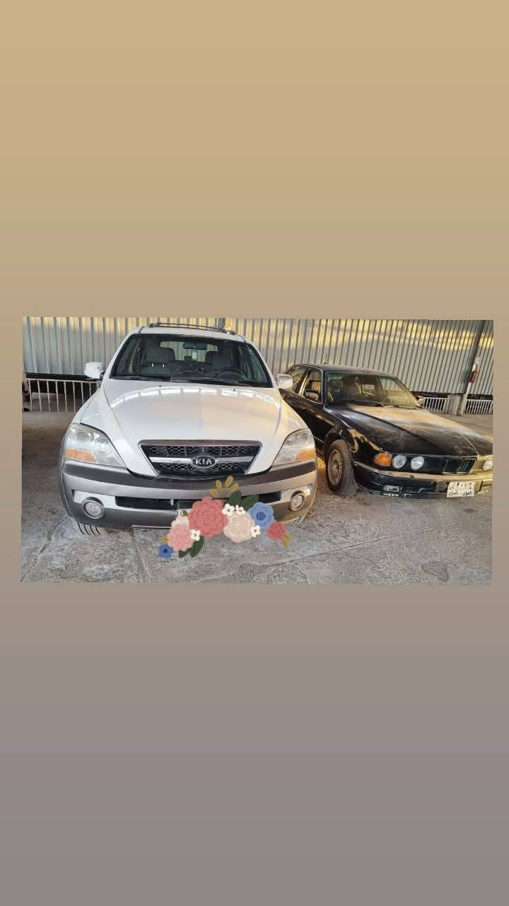 السلام عليكم سيارة كيا سورينتو للبيع موديل 2004شرط كير ومحرك وبيها صبغ بوندو جاملغ رقم أربيل مسطرة تبريدثلج طخم تاير جديد وطخم امامي وخلفي جديد السيارة سلايت السيارة فول مواصفات السعر 90وبيها مجال بسيط للاستفسار الاتصال على الرقم *********** او ***********
