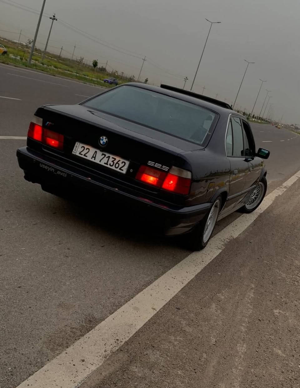سلام عليكم 
سياره بي ام 525
موديل 1991
سيار فول و سلايت
رقم اربيل دولي سيار باسمي
بي طخ خفيف طرف سايق 
سعر60 و بي مجال 
*********** كركوك, العراق
