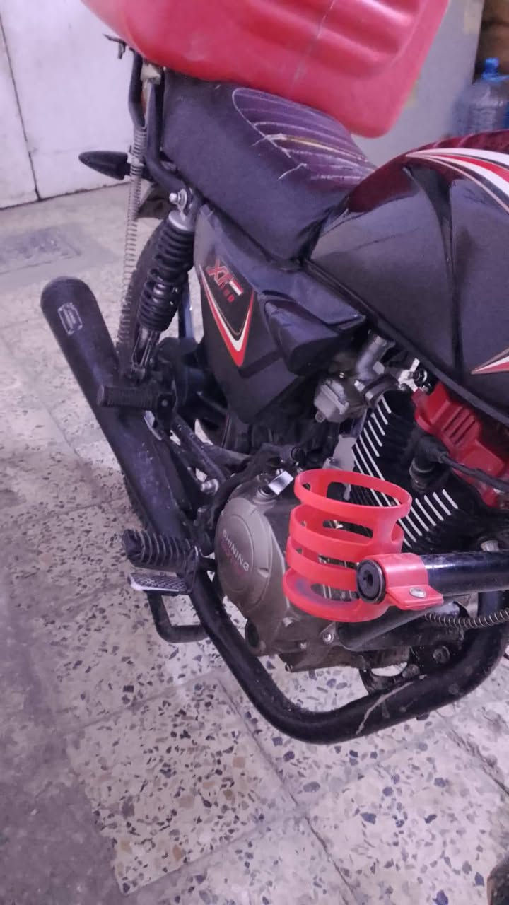 سلام عليكم دراجة شاينك للبيع اوراق كاملة  موديل 2023  كفالة عامة تأيرات امامي و خلفي جدد دشبول جديد مازدة جديدة اشاير جدد كهربائيات فول  مداريهة بل دهن  تاخذهة و تتوكل على الله كبل لشغل    السعر 900  العنوان (بغداد الشعلة)  رقم الهاتف (***********) فقط واتساب  او تعلق واني اطبلك
