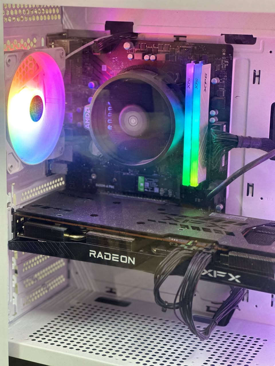 للبيع pc وشاشه  نضيفه مستعمله فقط شهرين 
مواصفاتهه
CASE GALAX ATX REVOLUTION 07

MSI M.B B450 M-A PRO MAX

AMD CPU RYZEN 5 5600X BOX

RAM G-SKILL 16*2 6000MHZ WHITE

WD GREEN 1TB SN3000 NVME PCLE4.0

GPU XFX RX6700XT 12GB

FSP PSU 600W HYDRO K PRO BRONZE

الشاشه فل HD 180 هرتز AOC MON 24G11E

WINDOWS 10-11 PRO STICKER

للتواصل واتساب ***********

السعر مليون و500 وبيهه مجال هواي  واكدر ابيع مفرد شاشه وحد وpcوحد
