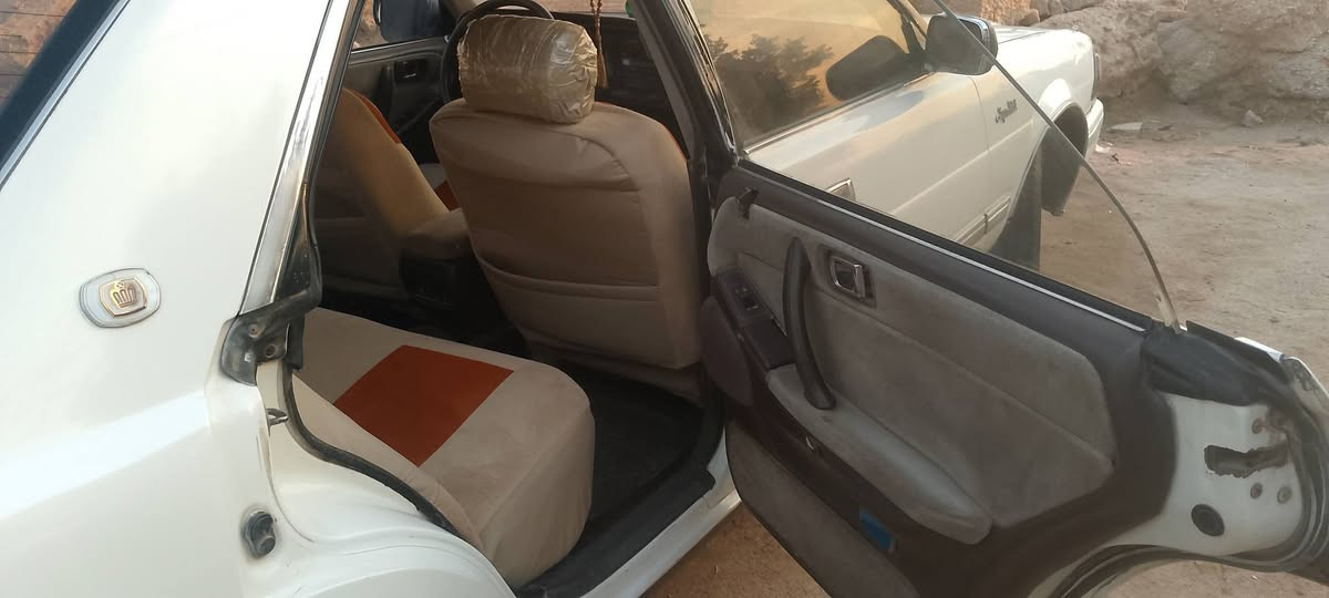 يالله السلام عليكم سياره هارتوب للبيع موديل 1991سياره حلوه ونظيفه مال جناي كهربايات  كله شغاله رقم نجف مشروع وطني مصبوغه جماليه بطاين جدد تخم تاير جديد 
مكان السياره واسط قضاء العزيزيه السعر اتصل ودلل الهاتف ***********
