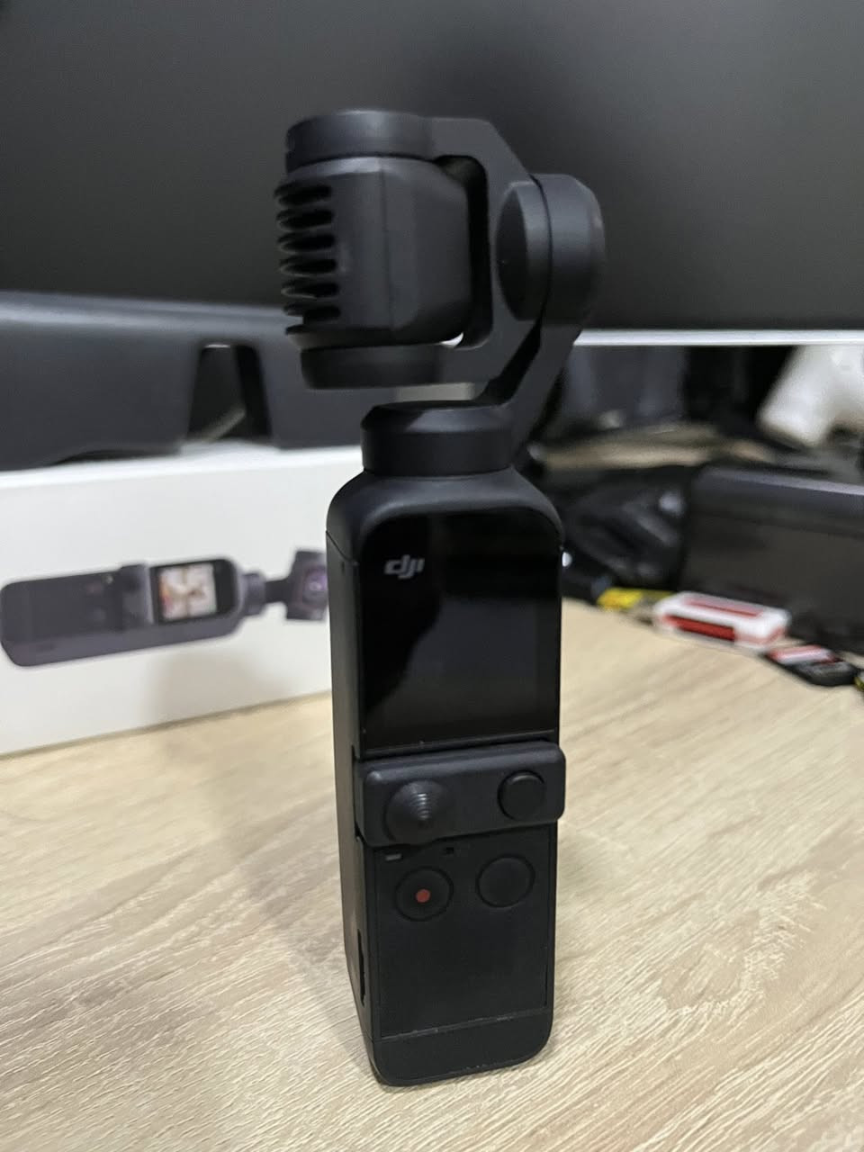 كاميرا مانع اهتزاز DJI Osmo Pocket 2 (نظافة 100%)
إذا كنت تبحث عن تصوير سينمائي واحترافي، فهذه الكاميرا هي الخيار الأمثل!:
• النظافة: الجهاز أخو الجديد، لم يستخدم إلا قليلاً جداً.
• المميزات: تصوير 4K، تتبع ذكي للوجوه، ميكروفونات مدمجة ممتازة، وحجم صغير جداً للجيب.
• العيوب: لا يوجد أي عطل أو مشكلة، الكاميرا مفحوصة وجاهزة للاستخدام فوراً.
السعر: ٣٧٠ الف مجال 
توصيل كل محافظات عراق


**إذا كنت صاحب هذا الإعلان وتريد حذفه لأي سبب، رجاءا أرسل رسالة إلى الدعم الفني**