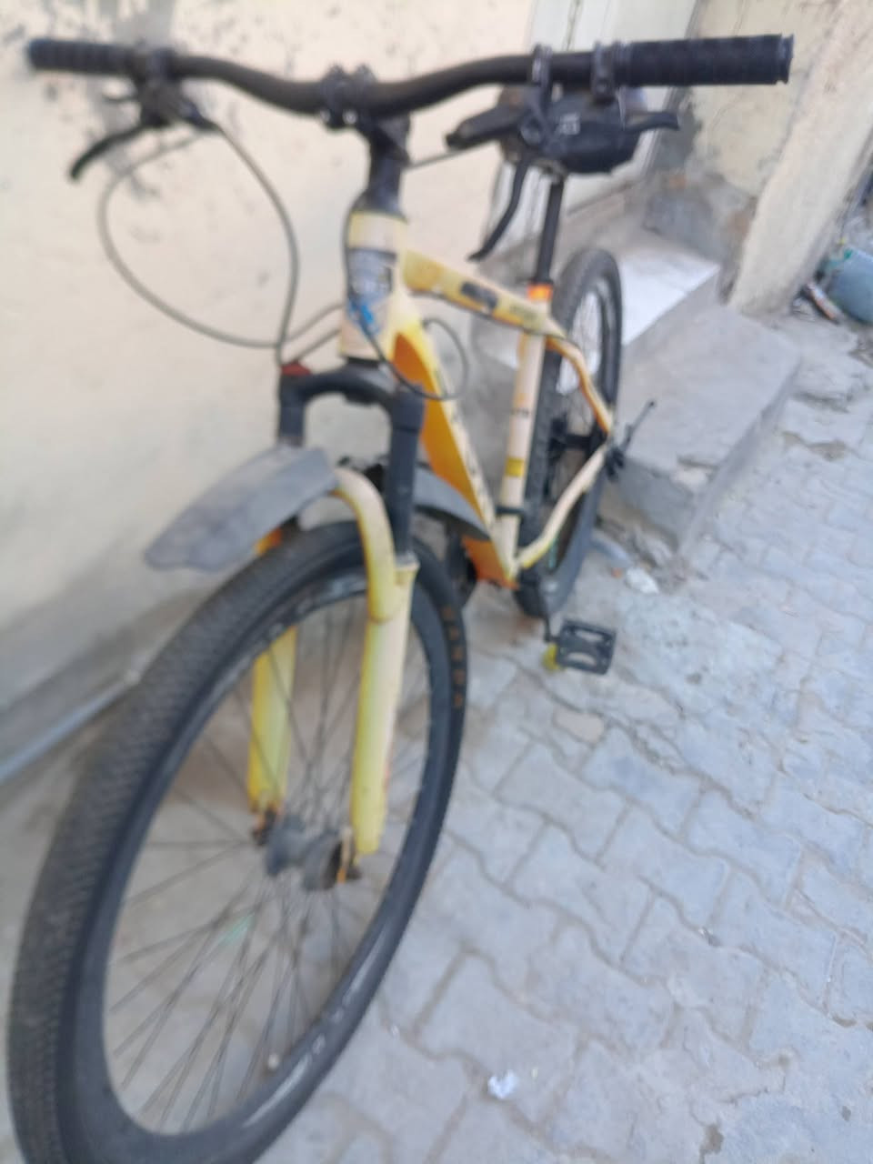 سلام عليكم باسكل سبورت جبلي مستعمل مال باله تايرات جدد بس بركات مابي السعر 70وبي مجال اتصال على هذا الرقم *********** ويوجد واتس اب
