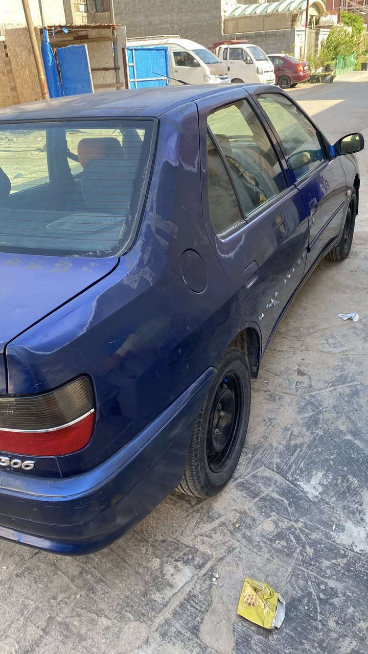 السلام عليكم بيجو فرنسي 306 موديل 2002 ضرر باب خلف لسايق +بنيد طاير فقط نقص تبريد كير محرك مكفول بيهة جراد بدون صبغ صدرجديد مكاني بغداد سنويه بسمي تحويل مباشر سعر 38$ هاتف ***********. ***********

