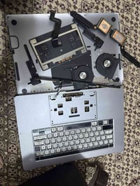 ماك بوك برو ٢٠١٩ • ١٦ بوصة • قطع غيار